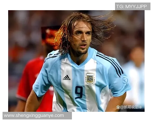 怀念已故足球巨星他们的传奇人生与辉煌成就