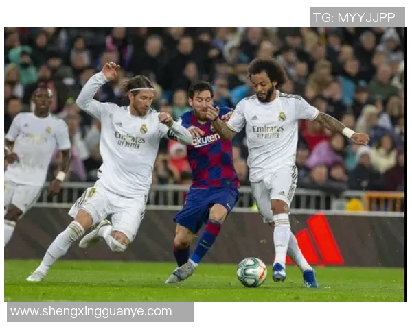 利物浦与巴萨精彩对决比分图揭晓赛场激情瞬间回顾